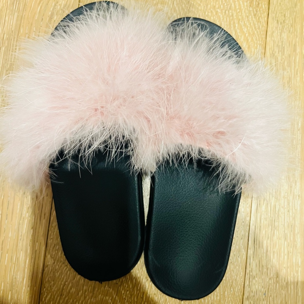 Super cuter pink faux fur slipper